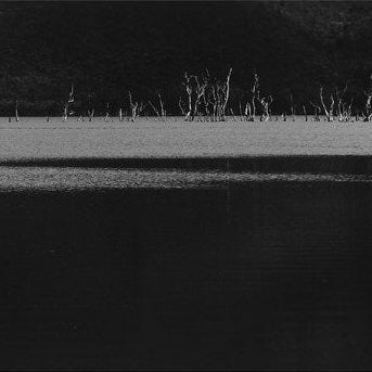 IGREBOW 写真の正方形トリミング（作品全体・額装は後続画像）