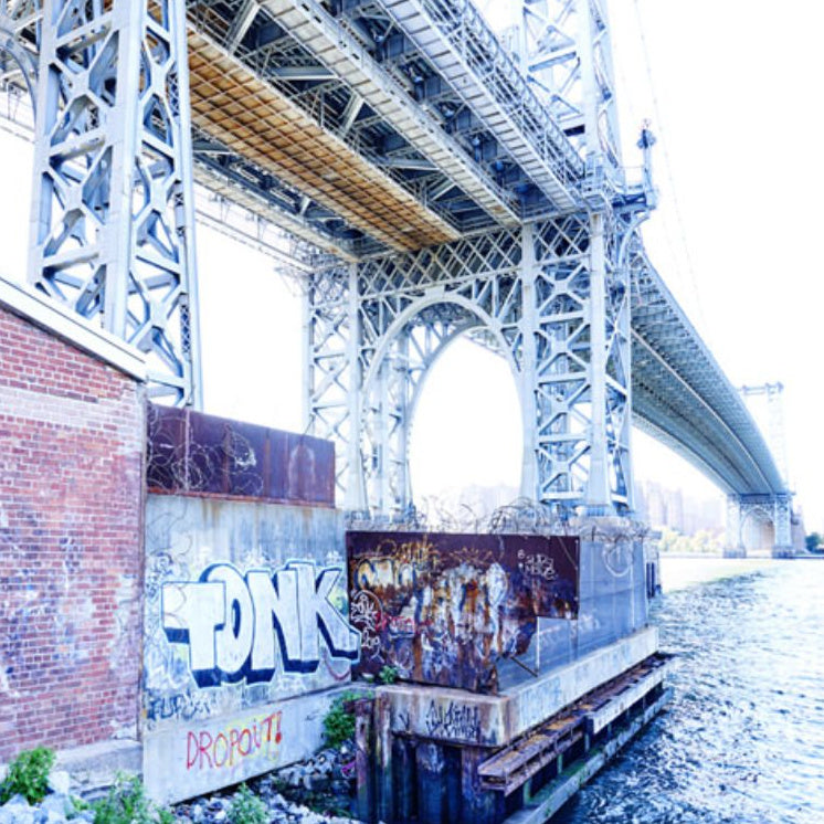 IGREBOW 写真の正方形トリミング（作品全体・額装は後続画像）